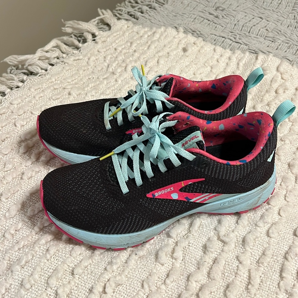 Brooks Revel Women’s Size 9